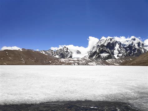 Gurudongmar Lake (Frozen Lake), North Sikkim, India [4032x3024] [OC] : r/EarthPorn