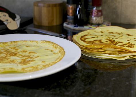 Panqueques rellenos con pollo Chicken Stuffed Crepes - Pilar's Chilean Food & Garden