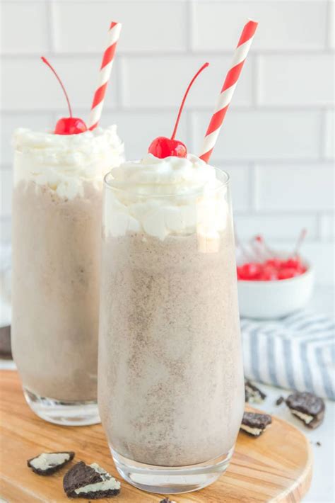 Chick Fil A Cookies and Cream Milkshake - CopyKat Recipes