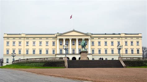 The Royal Palace in Oslo wallpapers and images - wallpapers, pictures, photos