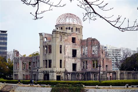 Hiroshima Atomic Bomb Dome - Tourist in Japan