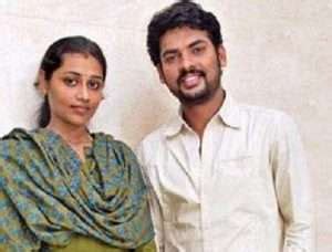 Vimal family, wedding photos – Tamil actor | Celebrity family wiki