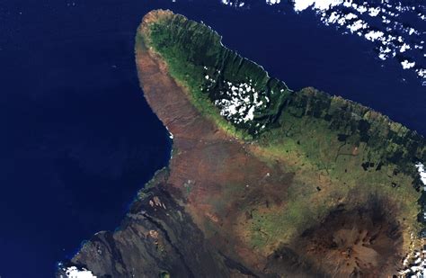 Rain Shadows on the Summits of Hawaii | NOAA Climate.gov