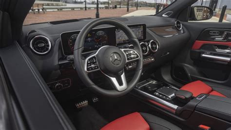 2021 Mercedes-Benz GLA 250 interior Photo Gallery | Autoblog