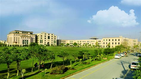 UMT - University of Management and Technology