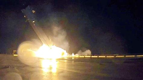 SpaceX's Falcon 9 rocket crash landing on autonomous spaceport drone ...