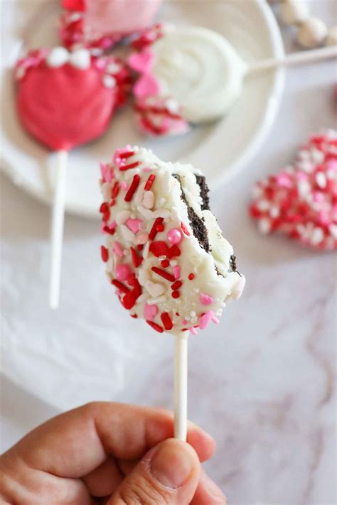 Valentines Day Oreo Cake Pops-01 - Brooklyn Active Mama