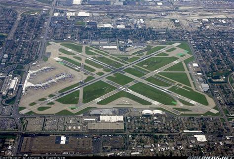 Photos: - Aircraft Pictures | Aircraft pictures, Midway airport, Airport design