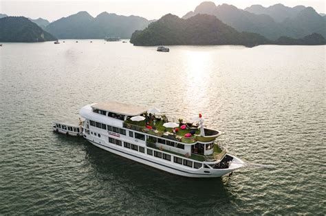 From Hanoi: 2-Day Halong Bay Cruise With Meals