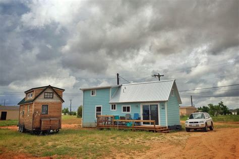 This couple travels the country in their tiny house - Business Insider