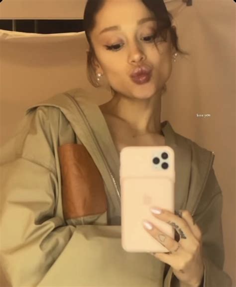 Pop Crave on Twitter | Ariana instagram, Ariana, Ariana grande cute