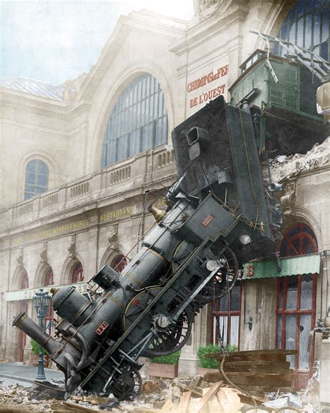 Montparnasse Derailment 1895 : r/europe