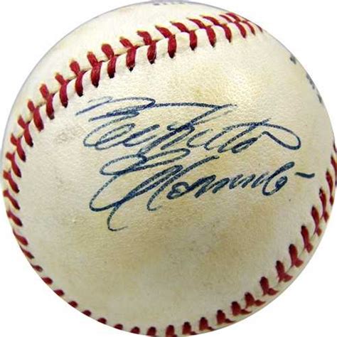 Roberto Clemente autographed Official League Baseball (Baseball Hall of Famer)