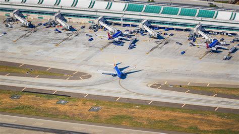 Norman Y. Mineta San Jose International Airport Southwest Terminal Photography - Toby Harriman