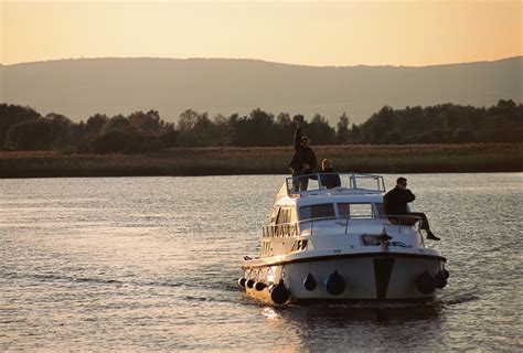 10 best places to visit on the River Shannon - Cruise Shannon | Cruise ...