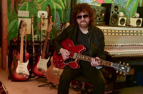 Jeff Lynne Discusses the Rebirth of ELO and New Album, 'Alone in the ...