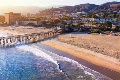 4 Best Beaches In Ventura (Experience Sun, Sand & Surfing)