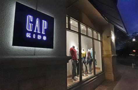 Gap Inc. exiting malls, to shutter 350 stores by 2024 | AP News