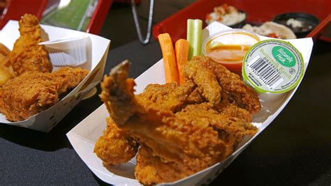 Chicken and waffles, other new stadium food at Arizona Cardinals games