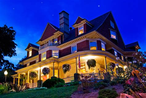 Bayfield WI Hotel :: Romantic Getaways in Northern WI