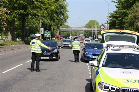 Police blocking Brighton Beach to Families - MaxiNews