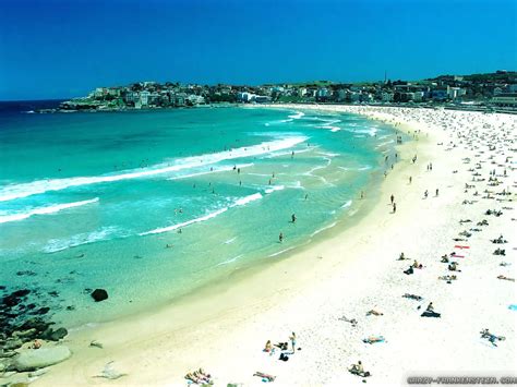 Bondi Beach ~ Travellocus