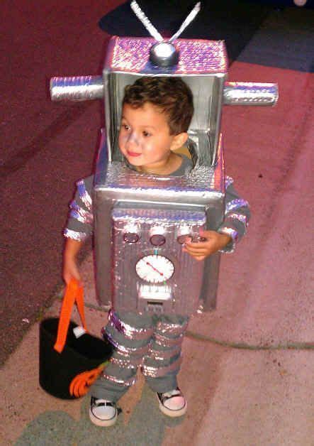 DIY Homemade Halloween Costumes for Kids at BetterBudeting: "I Am A Robot" made with ...