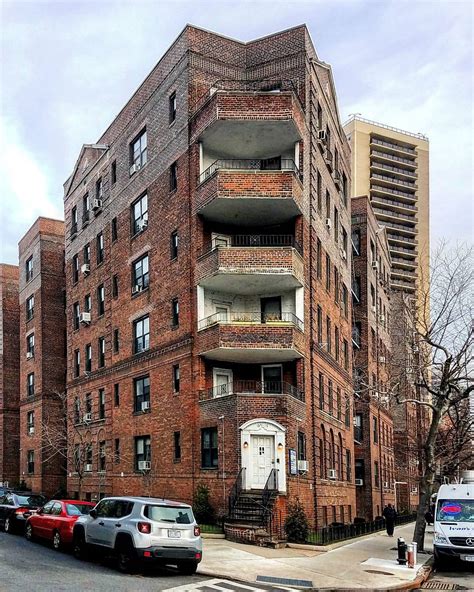 Wandering New York, An #apartment_house in #Forest_Hills, #Queens.