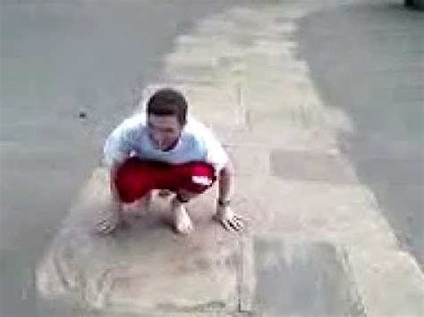 Man has the WORLDS BIGGEST POO ever!!!!! MUST SEE!!!! - YouTube