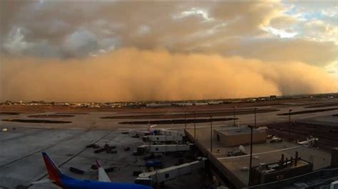 Time-Lapse Video: Dust Storm Sweeps Phoenix