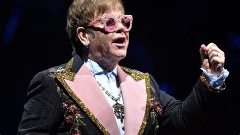 Elton John plays hits, talks musical journey at 3-hour Orlando concert