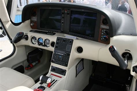 CIRRUS SR 22 cockpit | ASL - Private Jet Services | Flickr