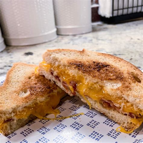 Back to the basics: Bacon Grilled Cheese Sandwich - Cool Diet Recipes