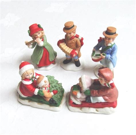 5 Christmas Village Figurines Porcelain HomCo