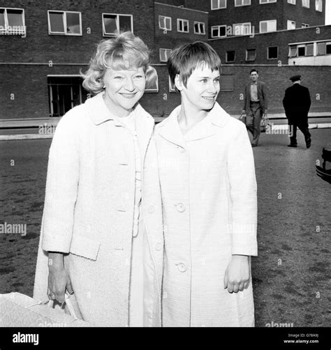 Film - A Taste of Honey - Dora Bryan and Rita Tushingham Stock Photo ...