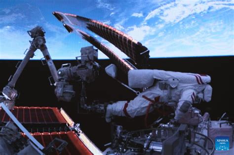 Shenzhou-18 crew members complete first spacewalk-Xinhua