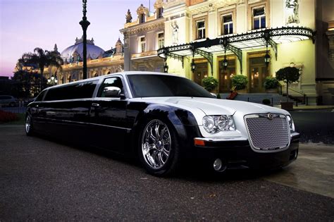 Our limo rentals include the stretch Chrysler 300C that is elegant yet ...