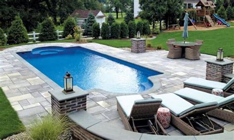 10 Pros And Cons of Fiberglass Pools – A 2024 Guide - Demotix.com