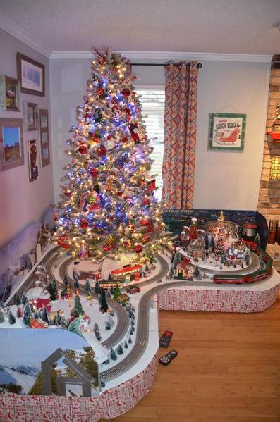 Christmas Tree Train Layouts Plans - James Model Trains