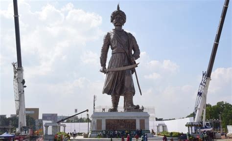 Modi unveils 108-feet bronze statue of Bengaluru founder Kempe Gowda | PM unveils 108-feet tall ...