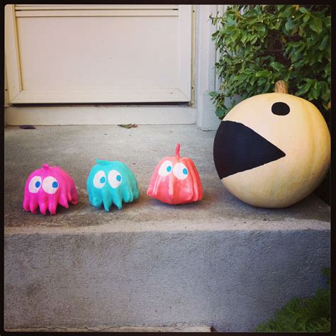 Happy Halloween!! Pacman pumpkin, ghost gourds. DIY Halloween. Made by me, 2013. | Fall ...