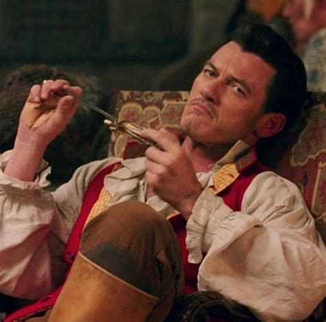 Slike: Luke Evans Beauty And The Beast 2017