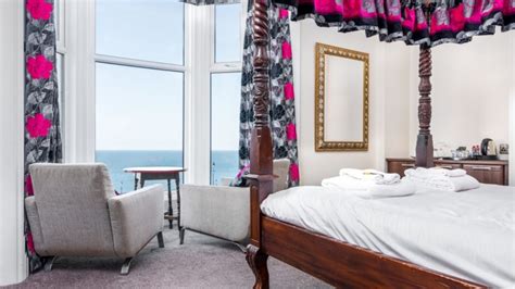 Whitby Hotels and Bed & Breakfasts with Sea Views