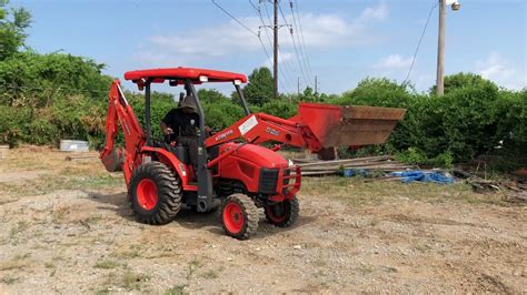 Lot 1 Kubota B26 Tractor Operating - YouTube