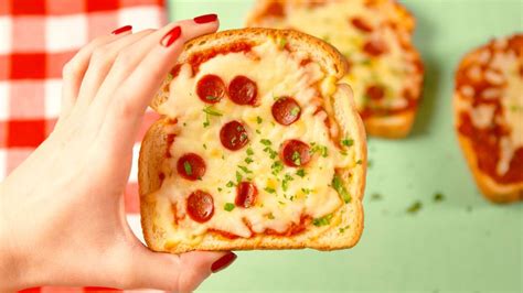 Best Pizza Toast Recipe - How to Make Pizza Toast