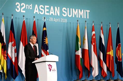 SINGAPORE-ASEAN-SUMMIT-PRESS CONFERENCE