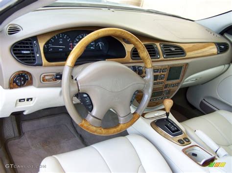 2001 Jaguar S-Type 4.0 interior Photo #50153945 | GTCarLot.com