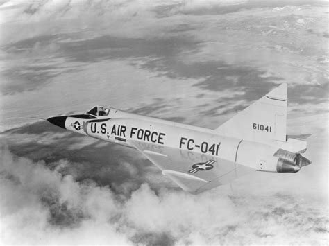 Download Military Convair F-102 Delta Dagger HD Wallpaper