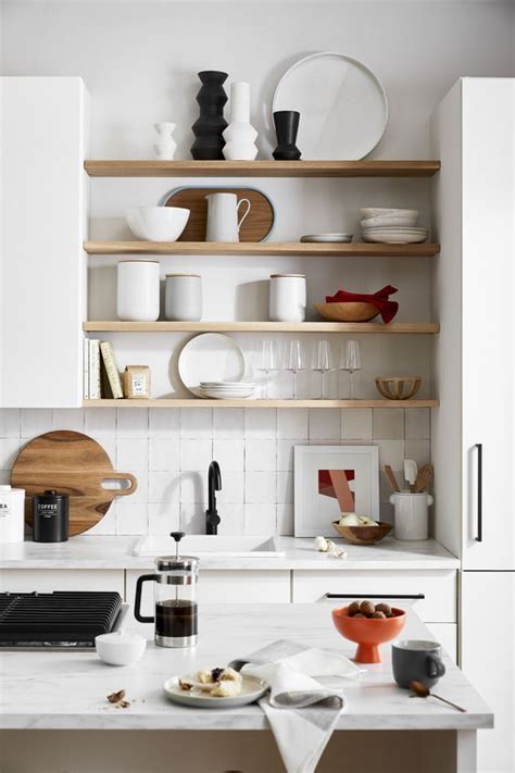 Crockery design ideas: Glass cabinet for crockery and other design options