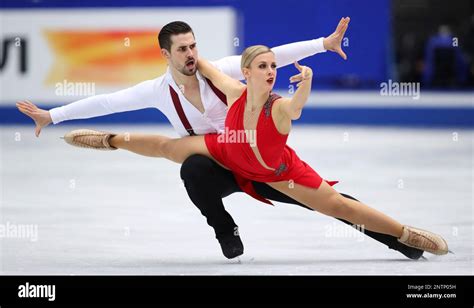 U.S. Madison HUBBELL and Zachary DONOHUE perform during Ice Dance ...